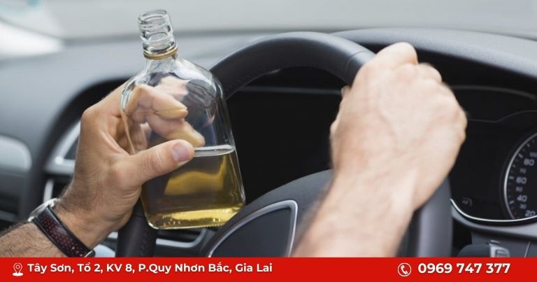 Rượu, bia là một trong những điều kiêng kỵ hàng đầu của tài xế