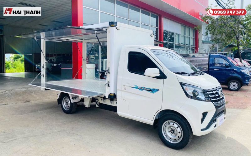 Xe tải Tera Star thùng kín cánh mở phù hợp bán hàng lưu động